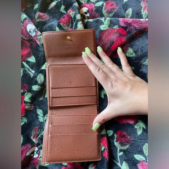 Louis Vuitton Trifold Wallet - Picture 5 of 7